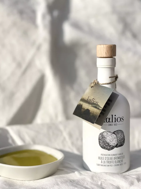 Préparation culinaire à base d’huile d’olive aromatisée à la truffe blanche